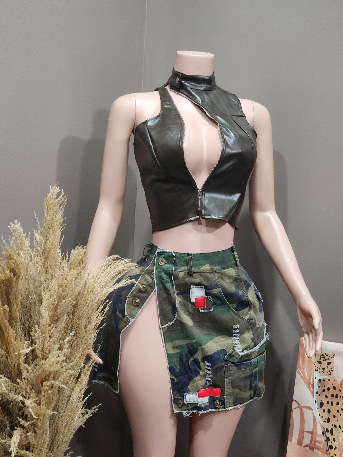 Formation camo mini skirt